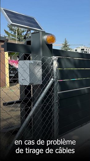 ☀️ Portail coulissant à motorisation solaire à Genève - Anavi Design
