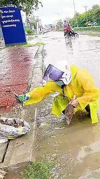 Extreme Drain Cleaning Saves Flooded Street!