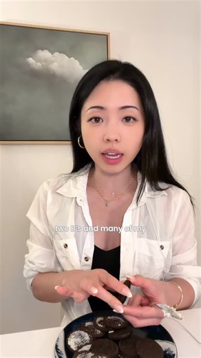 Rosy | College Admissions Mentor on Instagram: "Low grades don’t have to be a dealbreaker for admission into top colleges, but only if you know how to explain them. The Common App’s “Additional Information” section is your space to provide context for a dip in your transcript. But there is a fine line between a legitimate explanation and excuses. Comment “grade” for the full guide detailing how to approach weak grade explanations with an example"