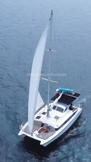 Private boat charter 1 up to 12 guests, sailing, snorkeling, national open bar and snacks on board... Book now and get a free drone video footage of your boat departure for memories 🥳DM to 52 1 998 109 8254 or 52 1 998 349 6884 | UberTours Cancun