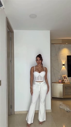 the perfect 🥀 our crop tops and perfect horma pants 🤍 #fashion #model #beauty #style #outfit #shorts