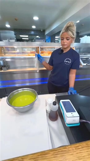 220K views · 950 reactions | Our Chippy Chips Highlights! Yk Chippy Chips Here's to those golden, crispy chips that steal the spotlight every time. #foodblogger #haddock #food #fish #fishandchips #takeway #foodbloger #foodie | Merchants Fish & Chips | Facebook