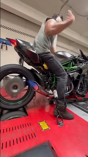 💚Kawasaki H2R☠️ Max Speed Attempt: Kya⚜️ yeh 400km🚀/h touch karegi? 🚦Unleashing the Beast! H2R Top 🎵