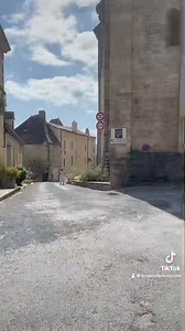 Visite de Saint Cyprien en Dordogne (24) - village et Église 🙏 #tourisme #dordogne #saintcyprien #24 #vacances #visite #aquitaine #village #promenade #partage #foryou #pourtoi | Le monde de Sandre