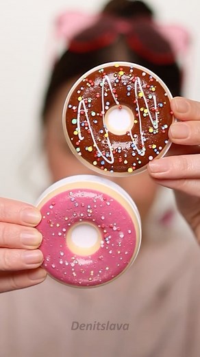 Denitslava | Donut let the donuts fool you 😳🍩 #makeuptutorial #eyeshadow #eyeliner #lipstick | Instagram