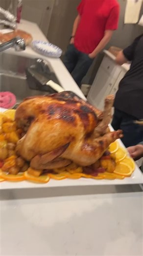 Mandys Pena on Instagram: "Feliz día de acción de gracias frens 🫶🏼✨🦃"