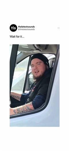 He was not impressed 😂 #housemusic #deephouse #deephousemusic #dance #monday #dancing #dancemusic