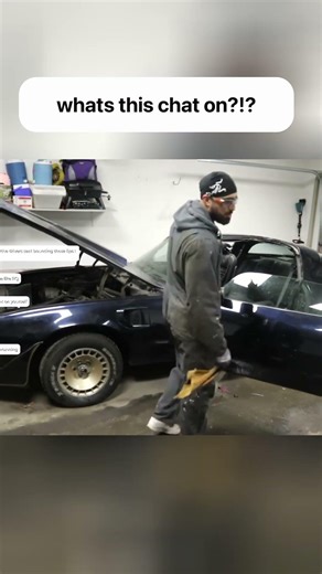 What is this chat on about 💀 #streamclips #wajthebuilder #classiccars #cartok #funny #clips