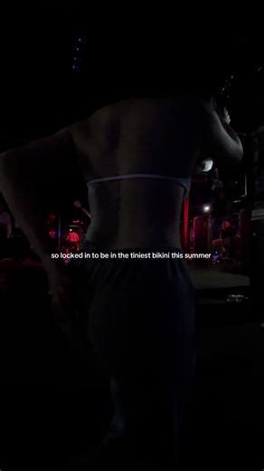 des ୨ৎ (@_deserieflores)’s video of Bathing Suits