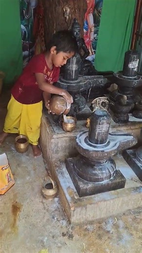 ARULMIGU SUYAMPU SRI DHYANESHVARAR SIVAN TEMPLE/ K.VELUR/,NEIKKARAPATTY(PO)/PALANI(TK) /DINDIGUL(DT)