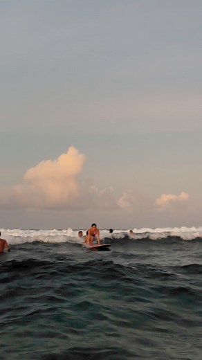 surfer era | Anne Lopez