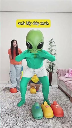 The alien lost her pretty slippers 😭