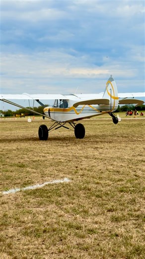 @warriors_with_wings / @ryan_melendez2 landing the Piper Super Cub at Lonestar STOL | National STOL Series
