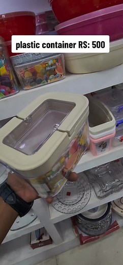 Affordable Plastic Food Containers at Dollar Store in Quetta