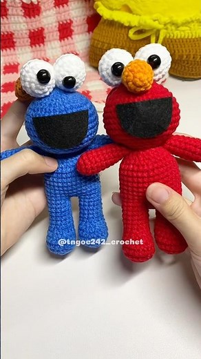 Crochet Cookie Monster & Elmo #crochet #amigurumi #cookiemonsters #elmo