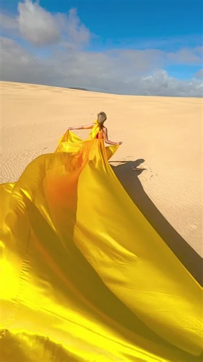 Name a girl who wouldn't want to wear a dress like this 💃🏼⭐ We are available near you! 📍 CORRALEJO | EL COTILLO | CALETA DE FUSTE | COSTA CALMA | MORRO JABLE BOOK YOUR FLYING DRESS FUERTEVENTURA EXPERIENCE TODAY 💃🏼👇🏼 🌎 www.flyingdressfuerteventura.com 💌 info@flyingdressfuerteventura.com 📞 WhatsApp ( 34)663194828 #fuerteventura #flyingdressfuerteventura #fuerteventuraphotographer #flyingdress #corralejo