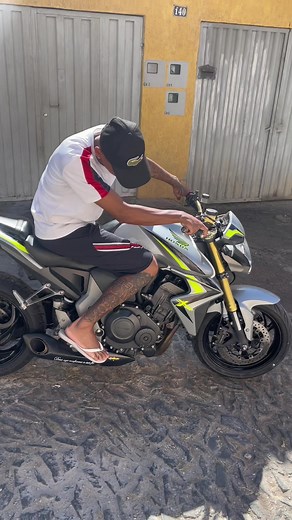 CB1000 Exclusiva: Desempenho e Aceleração Impressionantes