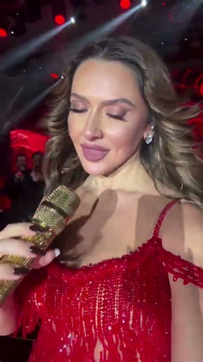 hadise konserde hayranının telefonunu alıyor #youtube #shorts #short #youtubeshorts #youtubeshort