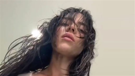 Billie Eilish's concerned fans say star looks weird with 'filthy' top & wet hair