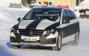 Spy Shots: 2011 Mercedes-Benz R-Class Facelift