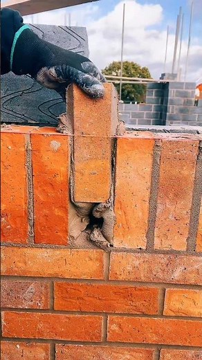 Satisfying Bricklaying Repair Technique – Filling Vertical Void in Exterior Brick Wall