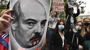 Women in Belarus challenge 26-year-old dictatorship of Alexander Lukashenko