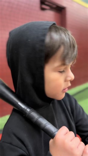 Wanna see me bunt #baseball #basebroz #baseballlife #baseballlove #bunting #littlebrother #teeball