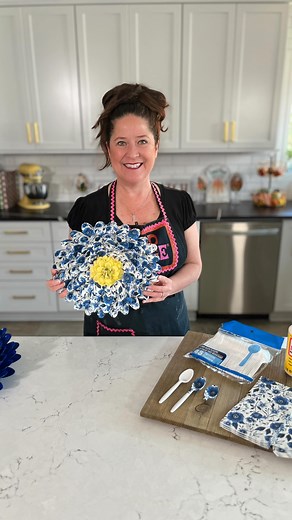 31K reactions · 10K shares | DIY Wall Flowers with Spoons and Napkins! Create some spring decor! #diydecor #wallflowers #modpodge #decoupage #napkindecoupage #wallartdecor #crafts #crafting #tutorial #dollartree #dollartreediy #springdecor | Handmade Happy Hour with Cathie Filian | Facebook