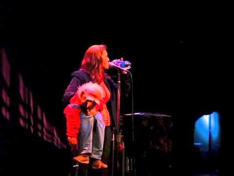 Lynn Trefzger - Amazing Ventriloquist, Fascinating Comedy