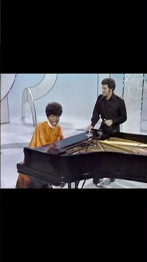 Good Golly Miss Molly - Tom Jones & Little Richard (Live)