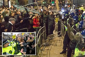 Lockdown protestors fight with cops in Westminster leaving officers ‘injured’