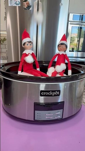 Cute Elf on the shelf idea #elfontheshelf