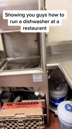 How to Run a Dishwasher at a Restaurant: Easy Steps Revealed!