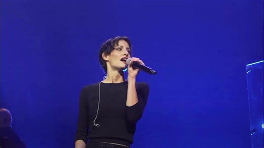 Watch: Tim McGraw's daughter Audrey takes center stage