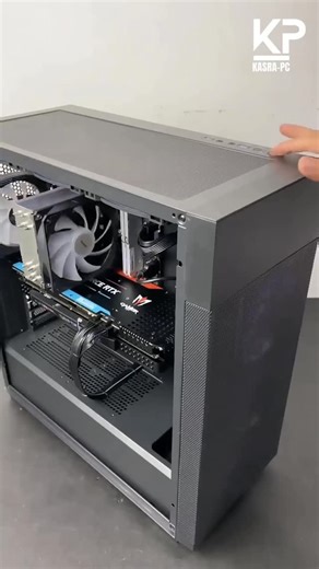 ‎کامپیوتر گیمینگ و رندرینگ 👾 | کسری PC‎ on Instagram‎: "💎⚡ بهترین سیستم اقتصادی گیمینگ اسمبل شد! اگه دنبال یه سیستم خوش قیمت، خفن و با راندمان بالا برای گیم، ادیت و کار روزمره هستی، این اسمبل مخصوص خودته 👇 🔹 CPU: Intel Core i5-13400F 🔹 Cooler: Yajun B3 Pro ARGB 🔹 RAM: Jinbaida Silver Jue 32GB (2×16GB) DDR4 3200MHz 🔹 Storage: TiPlus 7100 1TB M.2 NVMe PCIe 4.0 🔹 Motherboard: ASUS PRIME B760M-K D4 🔹 GPU: GALAX RTX 3060 12GB Gam