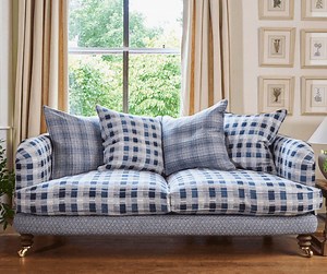 We're starting spring with an exciting Clearance Event, making space in our showrooms for our newest designs and fabrics! 😍 Visit our website to find your cosy, with 50% off ex-display and recently discontinued sofas, chairs, footstools and more ➡️ https://bit.ly/3PHUNKA | Sofas & Stuff