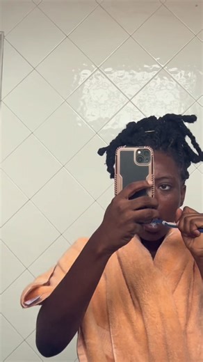 a day in the life of a swimming instructor in Ghana #amagovernor #amagovernortheswimminginstructor #CapCut @Swim in 4 days