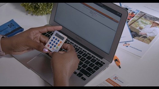 Je hebt Hakrinbank internetbankieren aangevraagd en hebt alle bescheiden ontvangen. Nu volgt het inloggen en het wijzigen van de wachtwoorden. Bekijk hier de instructievideo. Vragen en of opmerkingen? Stuur een pm of een appje naar 597479080. Je kunt ook een e-mail sturen naar clientenservice@hakrinbank.com. | Hakrinbank