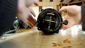 Antonov An-2 地平仪