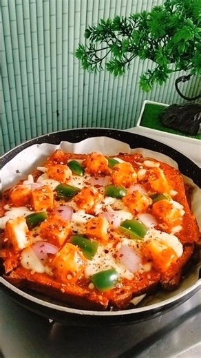 Bread Pizza Sandwich Recipe।10-Minute Bread Pizza Recipe🍞🔥।Easy Tawa Pizza Without Oven#shorts