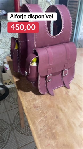 Lgirje com porta cidental e umbicura disponível