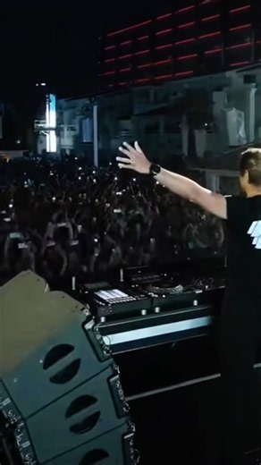 🎧Track ID: Playlists (link in bio) Watch to the end 🥰 Comment your favourite music 🎵 Don't forget to Follow us up✔️ #techno #music #dj #Spotify #playlist