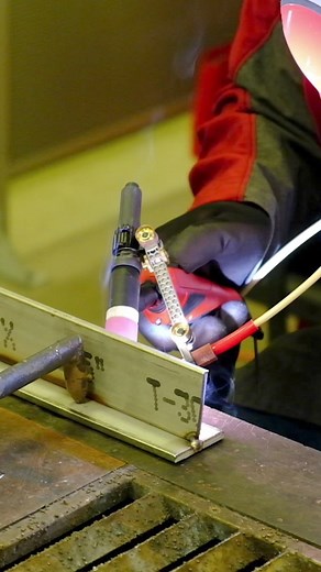 🔥 #welding Automatic, continuous, cold-wire feeding. Whether it's the DynamicWire or DynamicPen, our dynamic wire feed systems automatically adjust wire speed to your current conditions. #froniuswelding #froniususa #weld #weldeveryday #weldinglife #unleashyourweldingpotential | Fronius USA