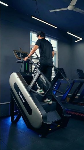 BullrocK StepUP4 – Commercial Stair Climber Machine