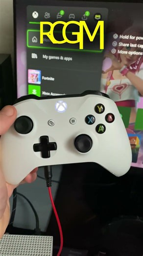 How to connect headphones to an Xbox controller (2026)