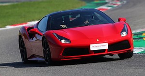 Drive a Ferrari 488 GTB: driving experiences on GT cars