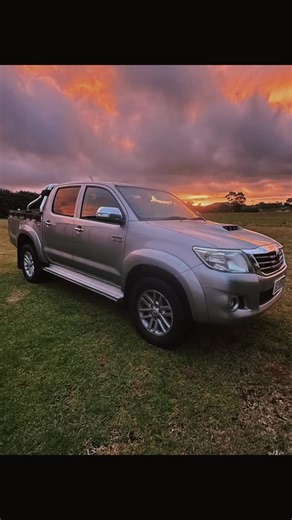 Toyota Hilux 2015: SR5 4x4 Turbo Diesel Features
