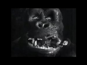 Extra Flips His Wig in "KING KONG" (1933)