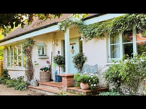 HOUSE TOUR | A Coastal Vintage Cottage Tucked Away In Historic Blakeney North Norfolk Coast England