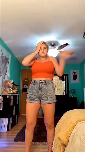 Stupid Girl 😂😂